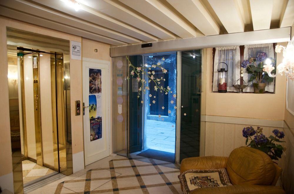 Ovidius 3* Venice