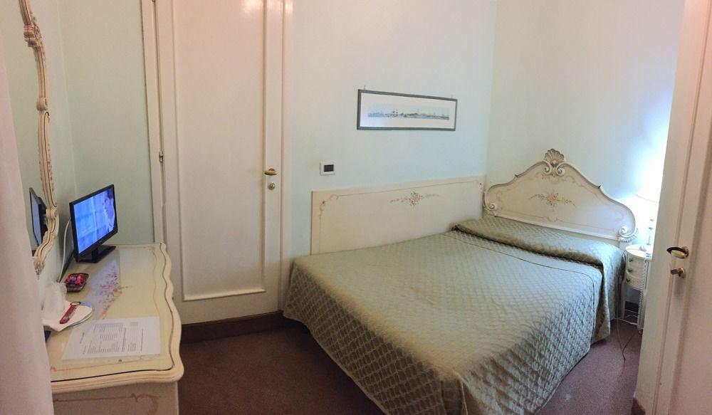 Ovidius 3* Venice