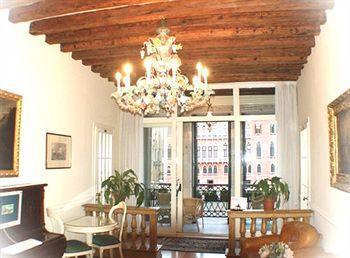 Ovidius Hotel 3*